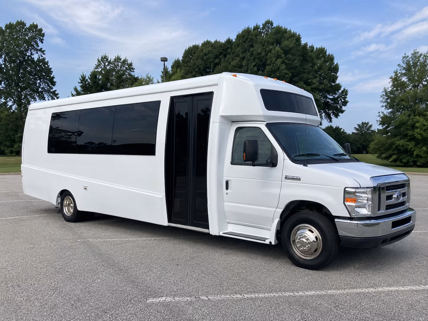 campbell 18 passenger party bus
